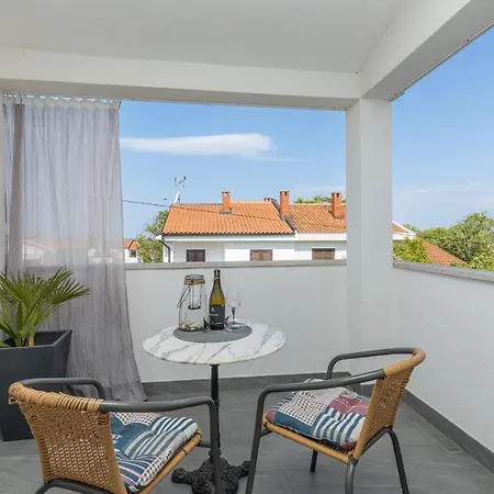 Апартаменти Hrestak